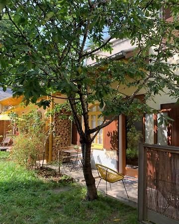 Charmant Appartement Sur Cour, Le Cerisier Bagnères-de-Bigorre Exteriör bild