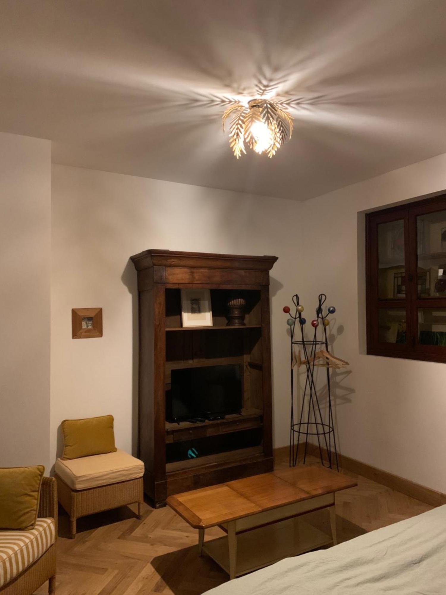 Charmant Appartement Sur Cour, Le Cerisier Bagnères-de-Bigorre Exteriör bild