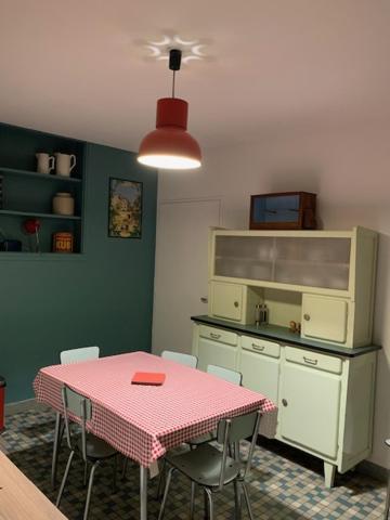 Charmant Appartement Sur Cour, Le Cerisier Bagnères-de-Bigorre Exteriör bild
