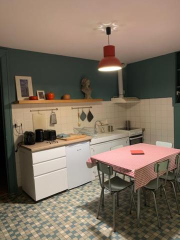 Charmant Appartement Sur Cour, Le Cerisier Bagnères-de-Bigorre Exteriör bild
