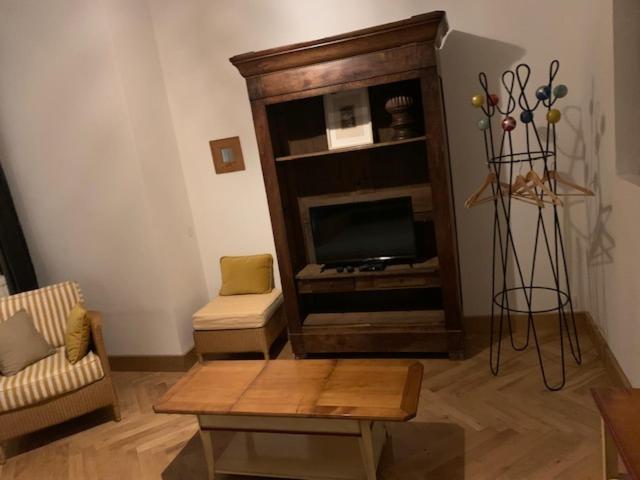 Charmant Appartement Sur Cour, Le Cerisier Bagnères-de-Bigorre Exteriör bild